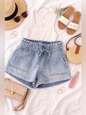 KanCan Light Wash Denim Shorts | Paperbag Waist Drawstring | Size M